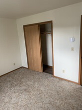 1238 Bear Pass, Unit 4 in Mukwonago, WI - Foto de edificio - Building Photo