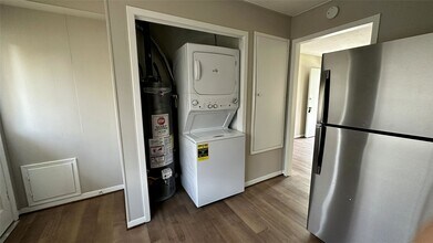 402 Bacon St in Madisonville, TX - Building Photo - Building Photo