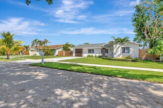 14851 SW 71st St in Miami, FL - Building Photo - Building Photo