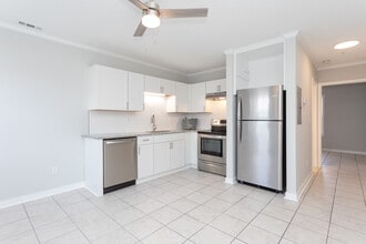 Riverview Apartments in Wilmington, NC - Building Photo - Interior Photo