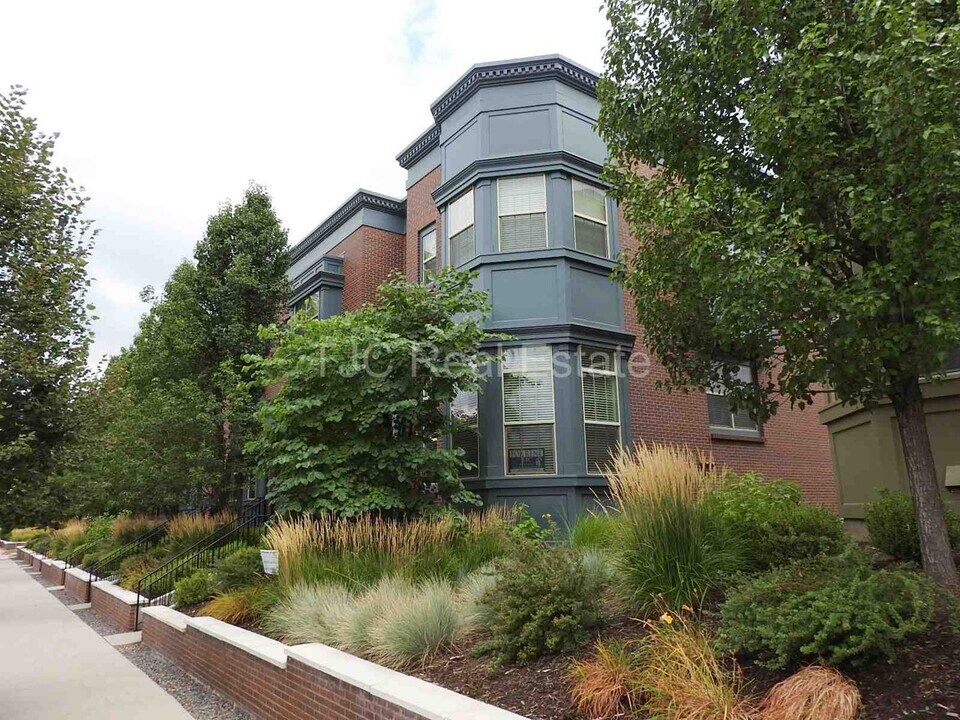 8210 E 29th Ave in Denver, CO - Building Photo