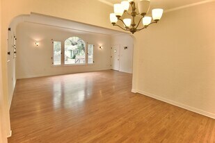 4755 Wiota St in Los Angeles, CA - Building Photo