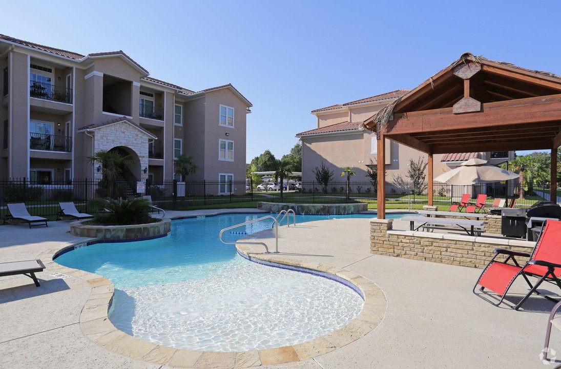 Arista Apartments in Texarkana, TX - Building Photo