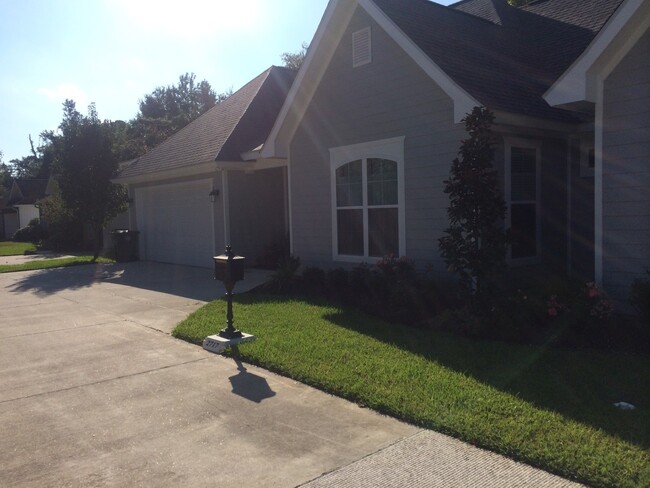 property at 2717 Henderson Bayou Pl