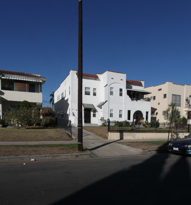 1153 N New Hampshire Ave in Los Angeles, CA - Building Photo - Building Photo