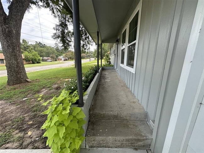 2533 Chelsea Dr in Tyler, TX - Building Photo - Building Photo