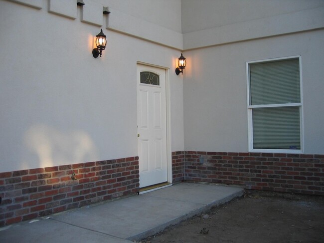 925 W St in Sacramento, CA - Building Photo - Building Photo