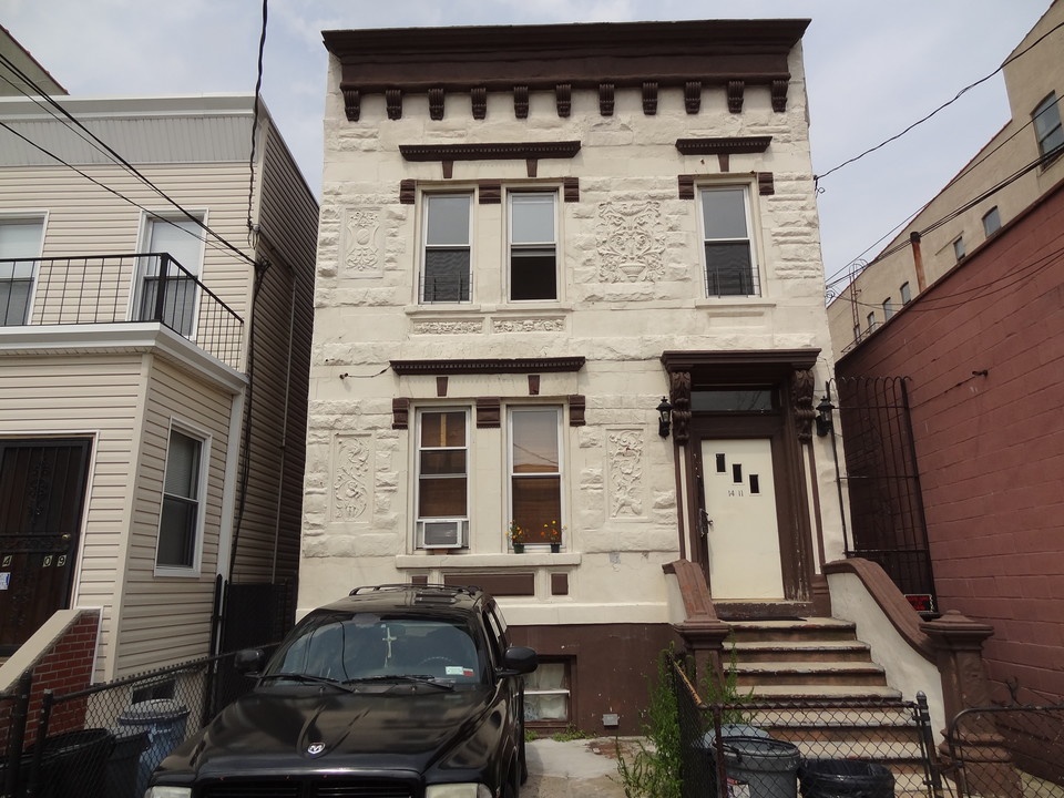 1411 31st Ave in Astoria, NY - Building Photo