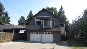 825 NE 115th St in Seattle, WA - Building Photo
