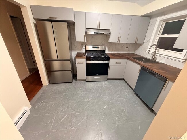 property at 3189 Hatting Pl