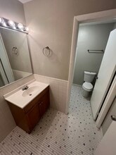 16W486 Lake Dr in Willowbrook, IL - Building Photo - Building Photo