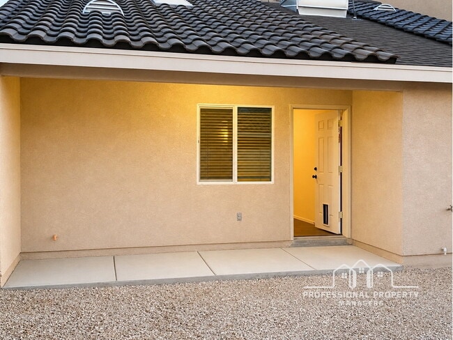 property at 7334 E 39th Pl