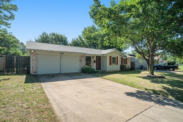 1202 Crane Dr in Euless, TX - Building Photo - Building Photo