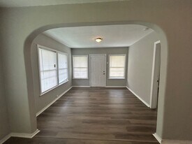 407 Westminster Ave in San Antonio, TX - Building Photo