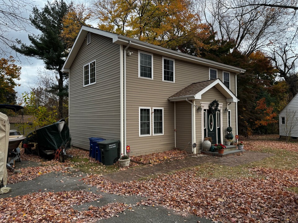 54 Loftus Cir in Bridgeport, CT - Building Photo