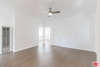 31 Breeze Ave in Los Angeles, CA - Foto de edificio - Building Photo