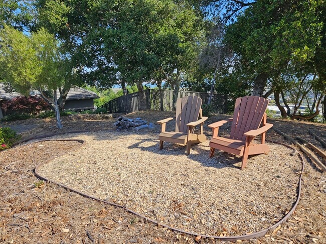 1202 Meadowcrest Dr in Corte Madera, CA - Building Photo - Building Photo