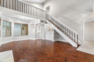 18040 Midway Rd in Dallas, TX - Building Photo - Building Photo