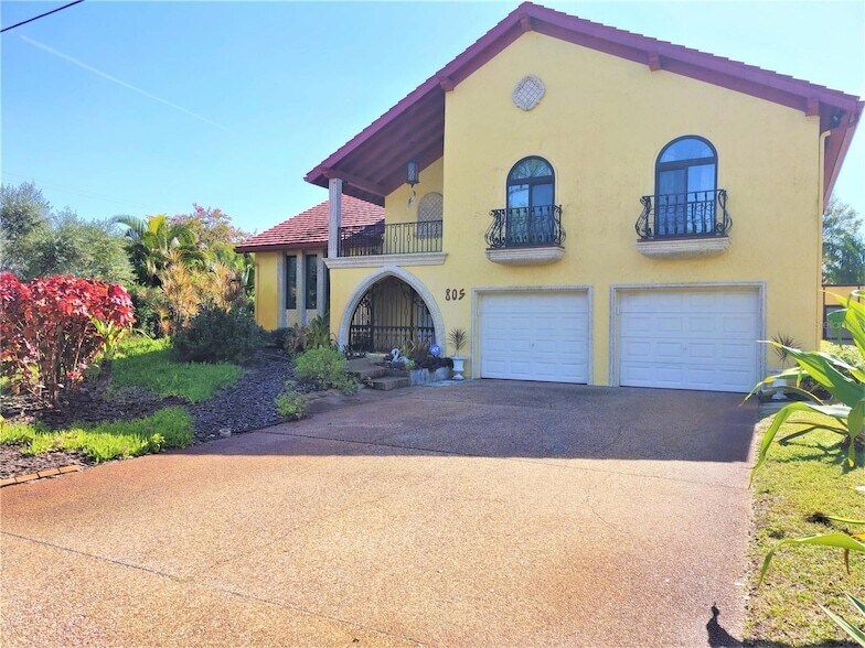 805 La Guna Dr in Venice, FL - Building Photo