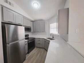 2819 Stoneway Ln in Fort Pierce, FL - Building Photo - Building Photo