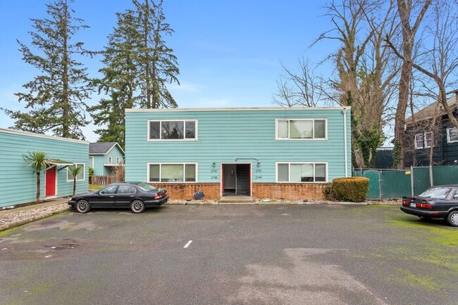 2747 SE Chestnut St in Oak Grove, OR - Building Photo - Building Photo