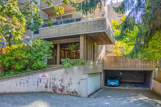 Landmark Sunset in Vancouver, BC - Building Photo - Building Photo