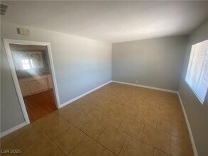 221 N 19th St in Las Vegas, NV - Building Photo - Building Photo