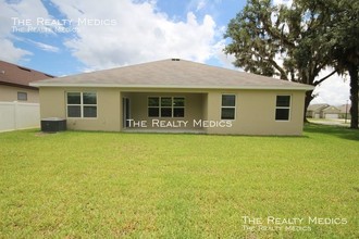 9752 Pepper Tree Trail in Wildwood, FL - Building Photo - Building Photo