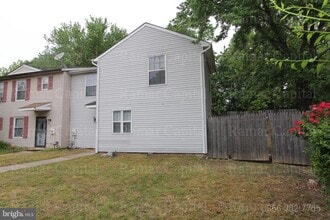 207 Hampshire Rd in Sicklerville, NJ - Building Photo - Building Photo