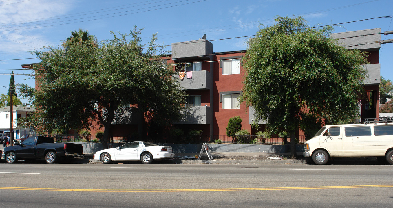 6631 N Figueroa St in Los Angeles, CA - Building Photo