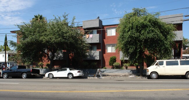 6631 N Figueroa St in Los Angeles, CA - Building Photo - Building Photo