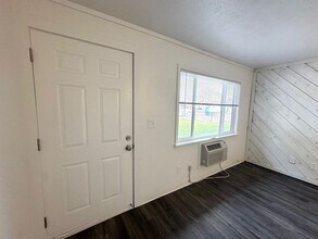 207 N Indiana Ave in Caldwell, ID - Building Photo - Building Photo