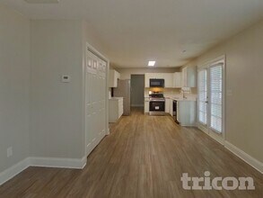 3453 Sunset Rd in Charlotte, NC - Foto de edificio - Building Photo