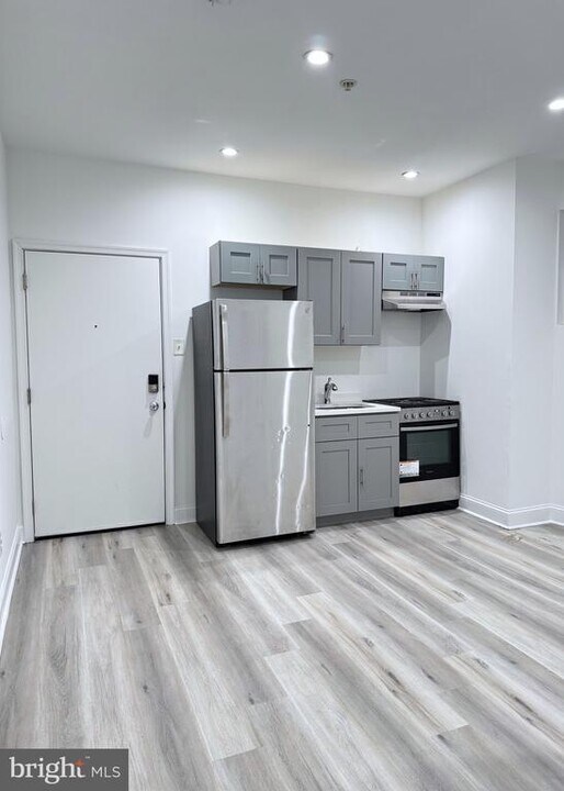 3857 N Broad St in Philadelphia, PA - Building Photo