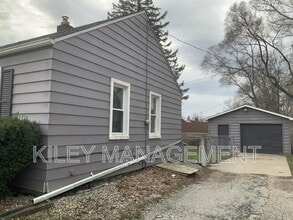 1257 Forest Hill Ave in Flint, MI - Building Photo - Building Photo