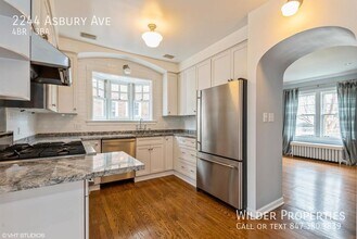 2244 Asbury Ave in Evanston, IL - Building Photo - Building Photo