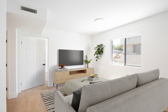 Lexington Ave 5716 in Los Angeles, CA - Building Photo - Building Photo