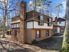 715 Brookgreen Dr in Cary, NC - Building Photo - Building Photo