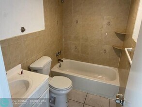 8502 NW 35th St in Coral Springs, FL - Building Photo - Building Photo