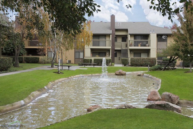 Park Lakewood in Modesto, CA - Foto de edificio - Other