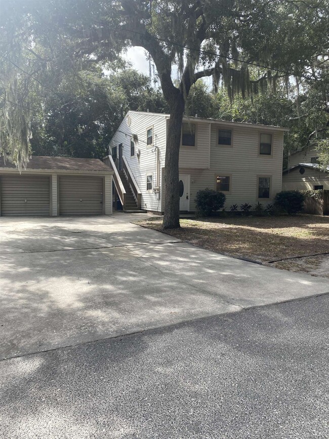 property at 35 Atlantic Oaks Cir