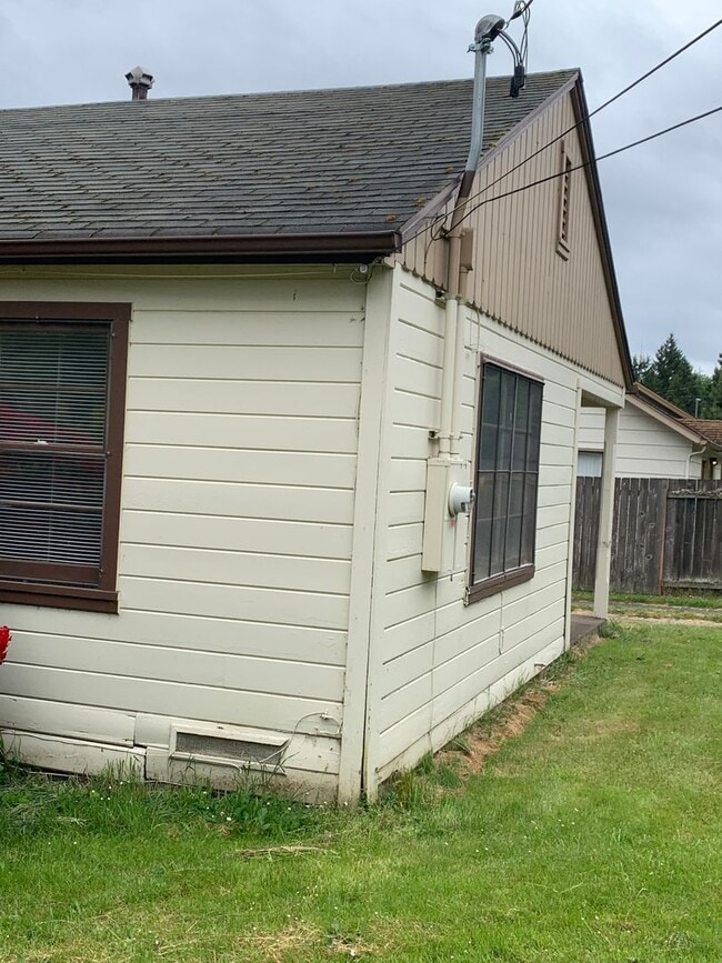 property at 1817 SW Brooklane Dr