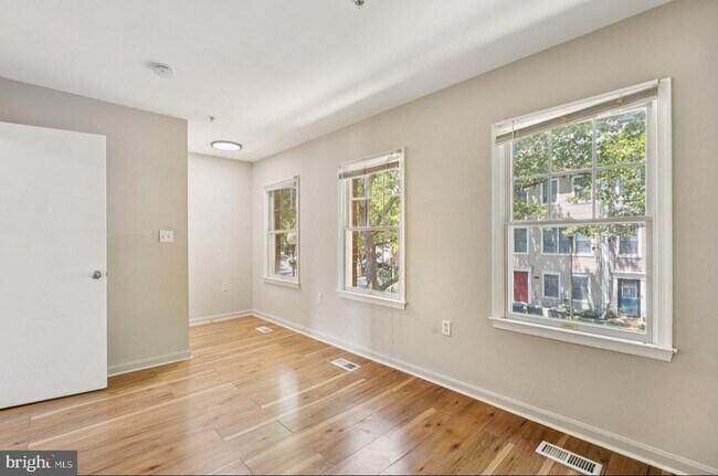 837 Hr Dr SE in Washington, DC - Building Photo - Building Photo