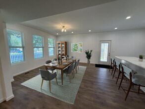 355 College Ave in Valparaiso, IN - Building Photo - Building Photo
