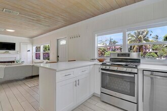 518 33rd St in West Palm Beach, FL - Building Photo - Building Photo