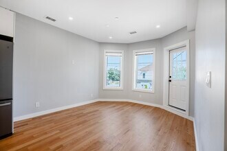 27 Linden St, Unit 1 in Boston, MA - Building Photo - Building Photo