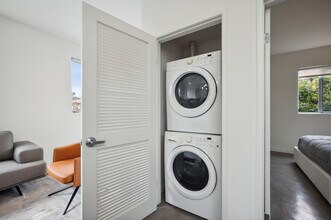 Mar Vista Lofts in Los Angeles, CA - Building Photo - Interior Photo