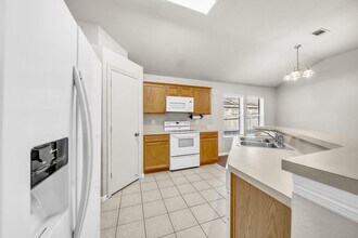 256 Indian Falls S in Montgomery, TX - Building Photo - Building Photo