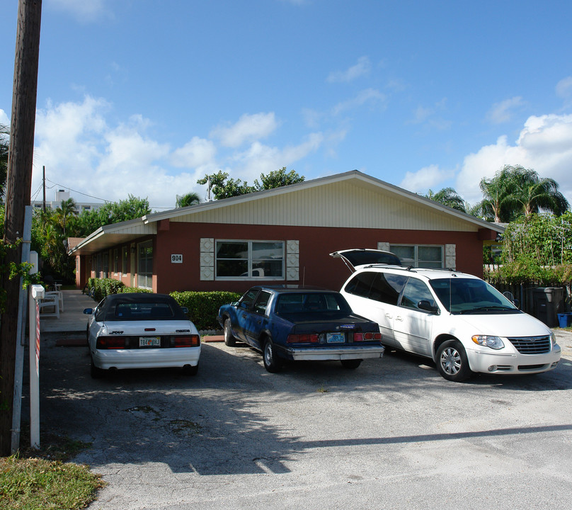 904 SE 14th Ct in Fort Lauderdale, FL - Foto de edificio