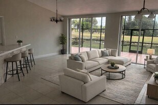 9713 Costa Del Sol Blvd in Doral, FL - Building Photo